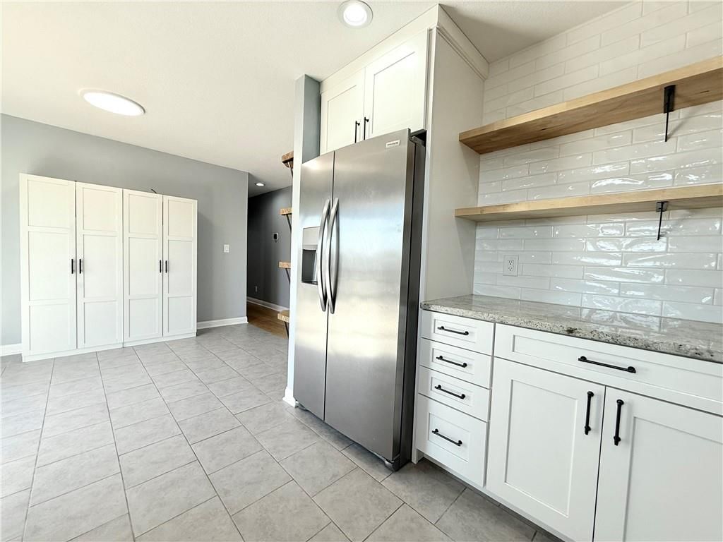 1215 Woods Drive — photo 6