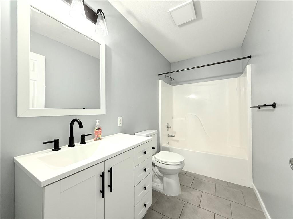 1215 Woods Drive — photo 8
