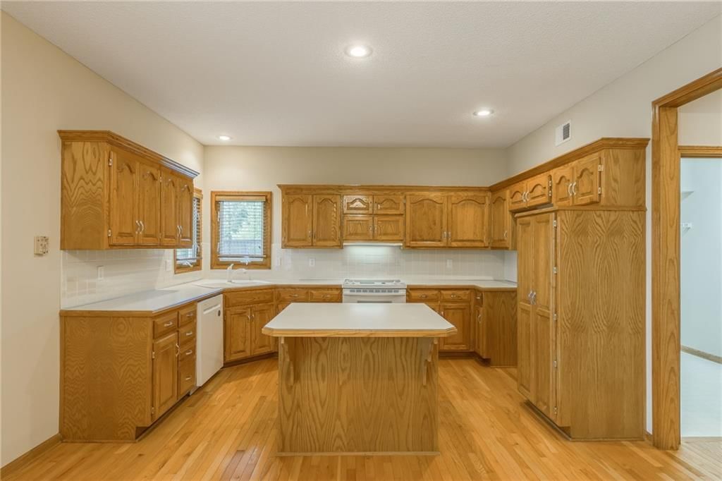 11260 N Madison Avenue — photo 12