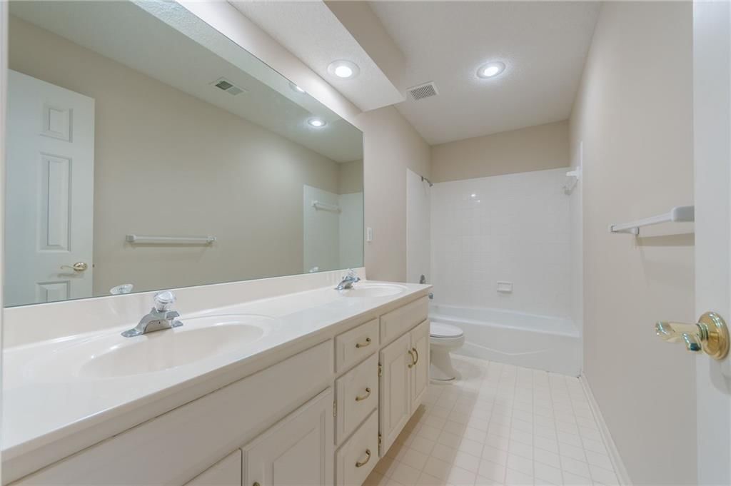 11260 N Madison Avenue — photo 23