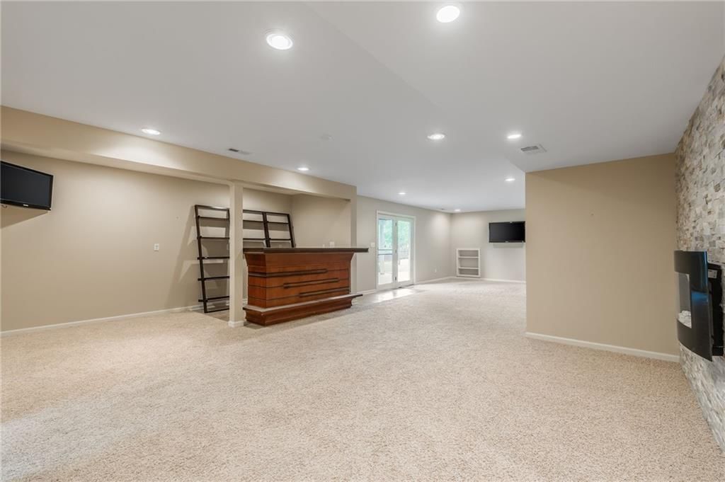 11260 N Madison Avenue — photo 28