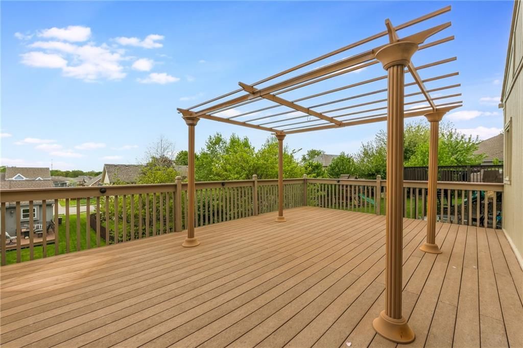 11260 N Madison Avenue — photo 41