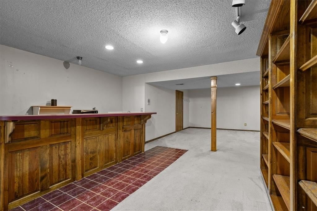 108 S Tremont Street — photo 32