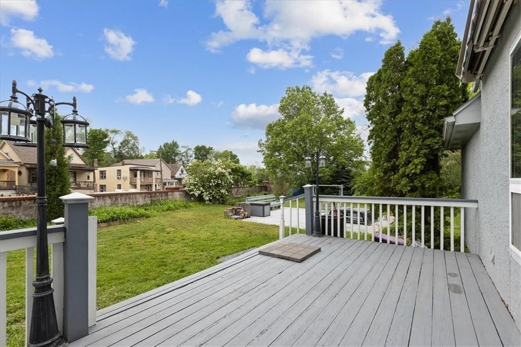 108 S Tremont Street — photo 36