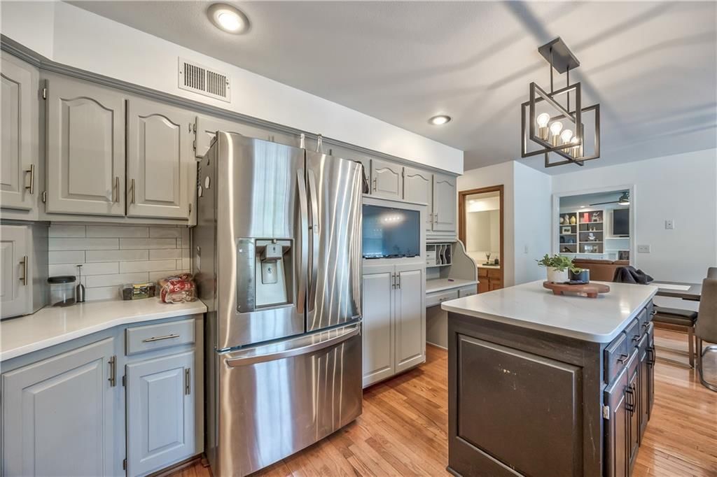 3705 NE 62nd Terrace — photo 32