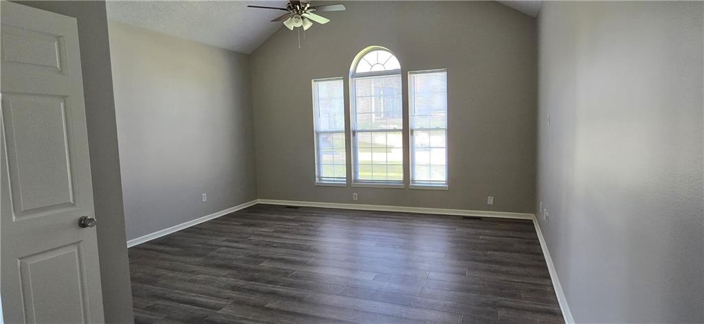 9201 N Harrison Street — photo 15