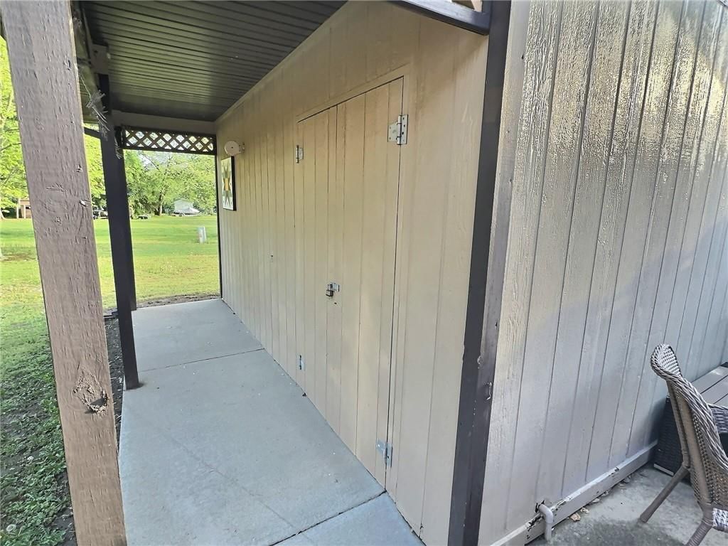 309 W Hillcrest Drive — photo 11