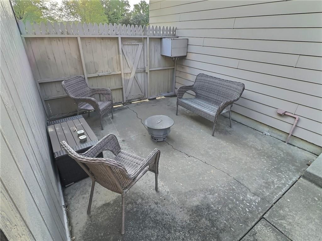 309 W Hillcrest Drive — photo 13