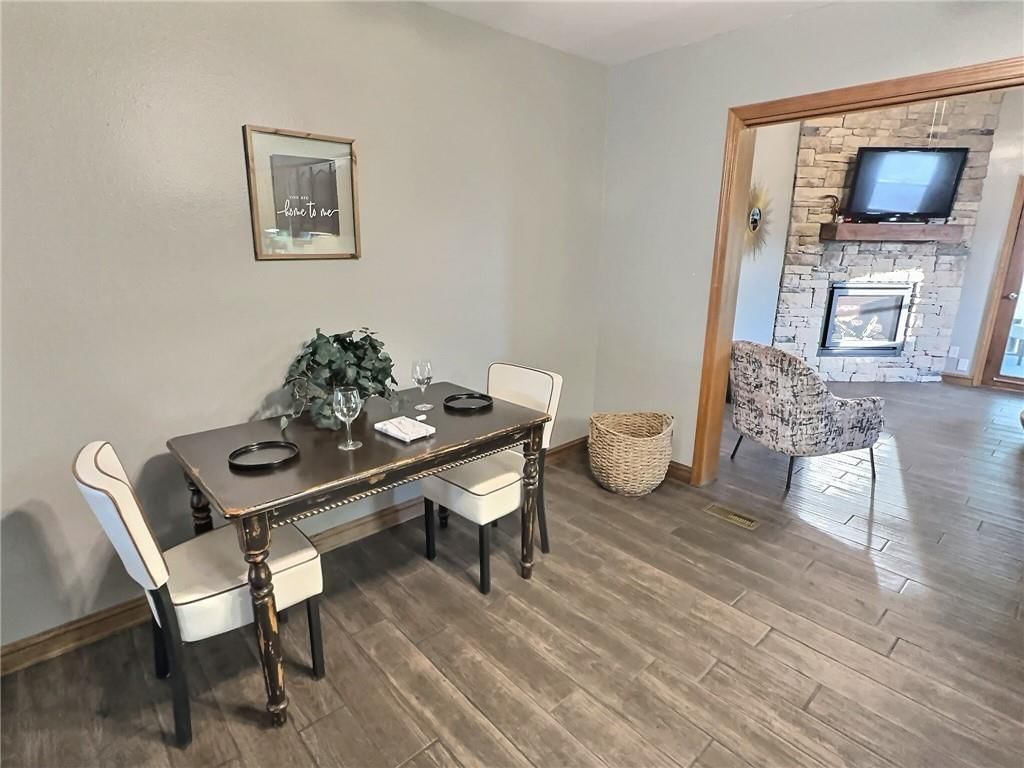 309 W Hillcrest Drive — photo 23