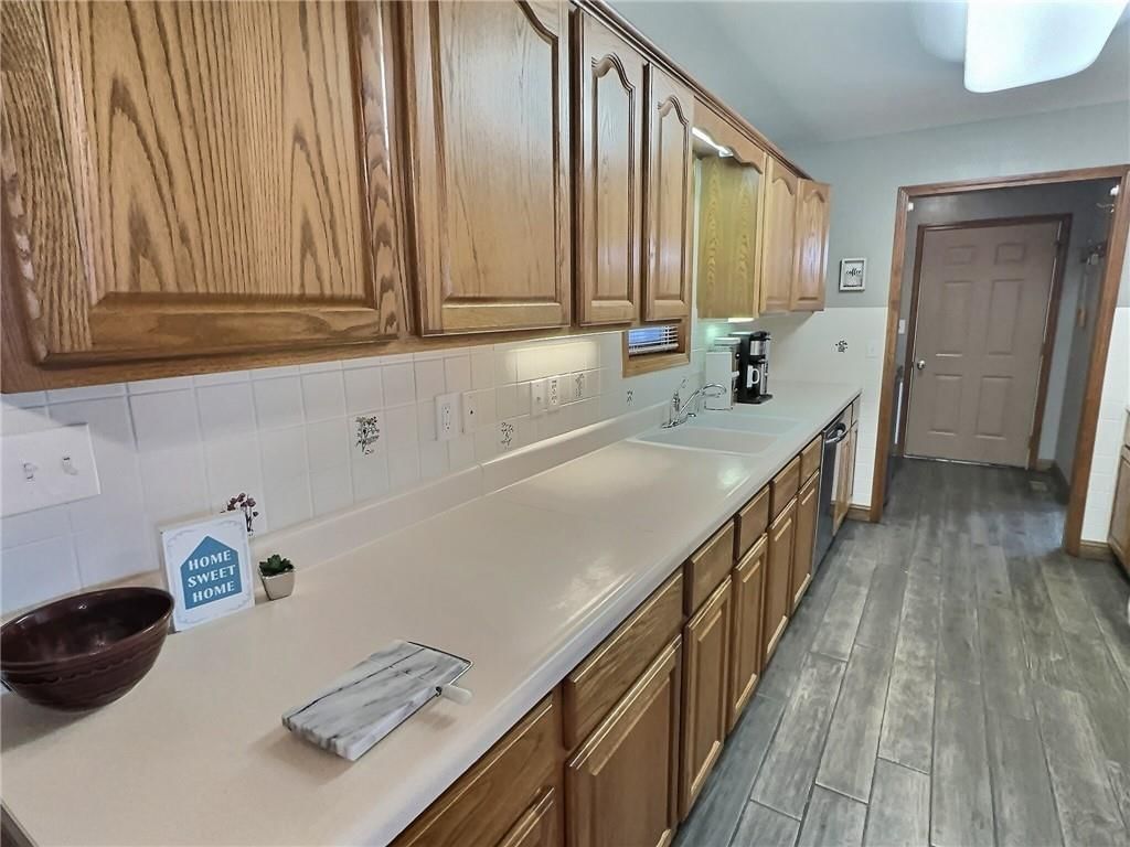 309 W Hillcrest Drive — photo 29