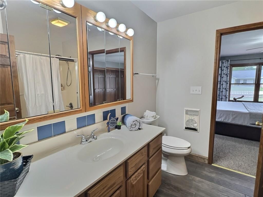 309 W Hillcrest Drive — photo 32