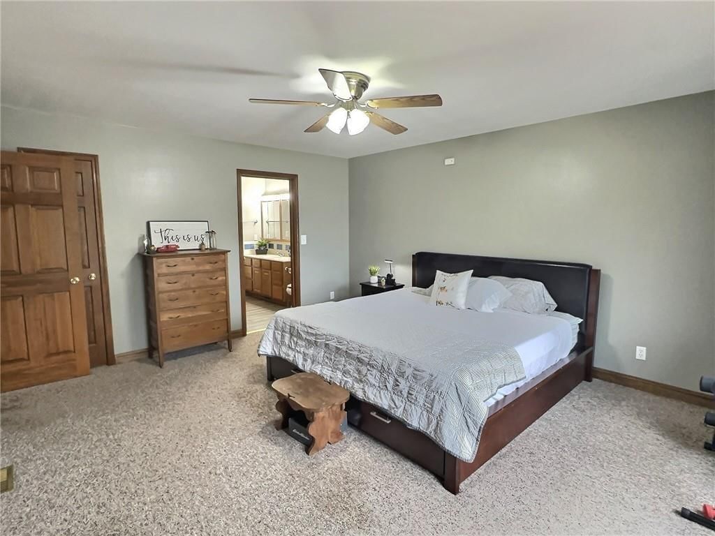 309 W Hillcrest Drive — photo 34