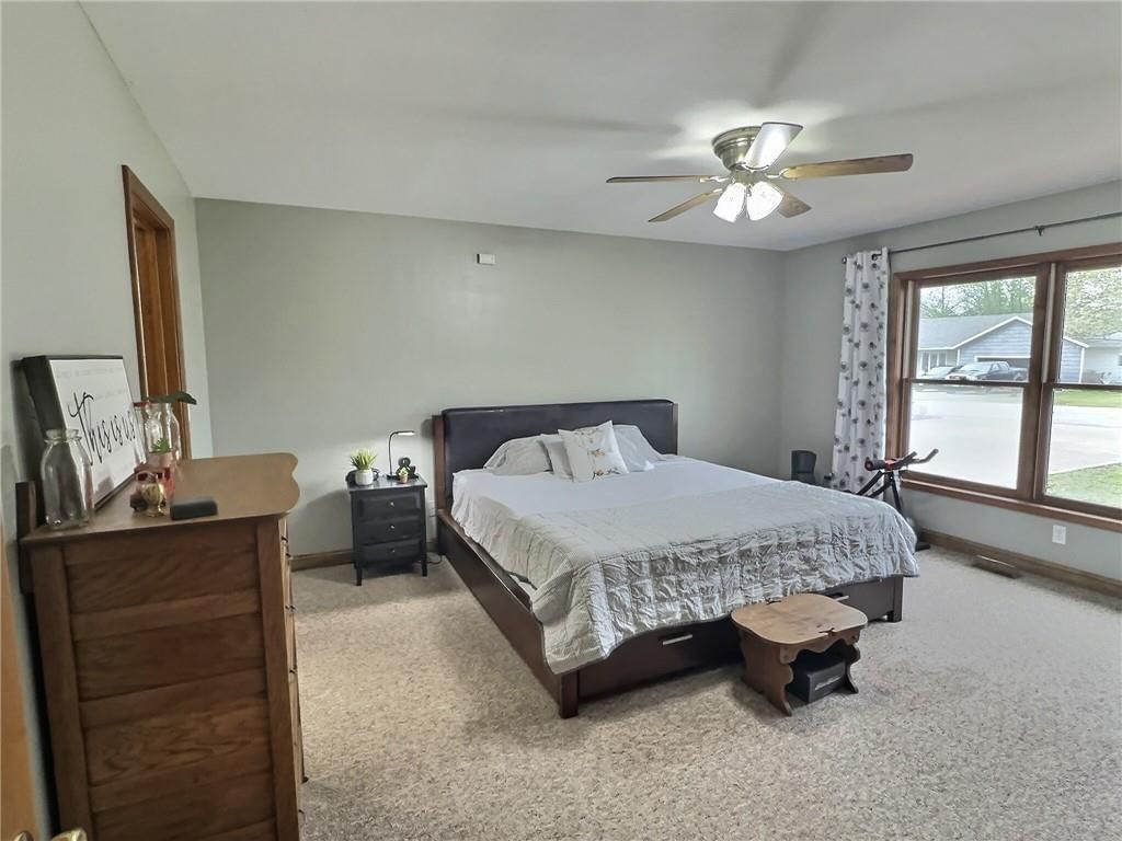 309 W Hillcrest Drive — photo 35