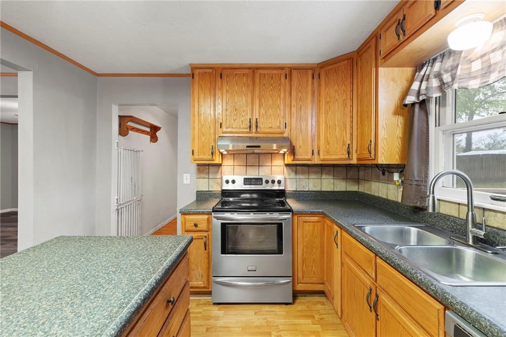 100 S Crittenden Street — photo 8