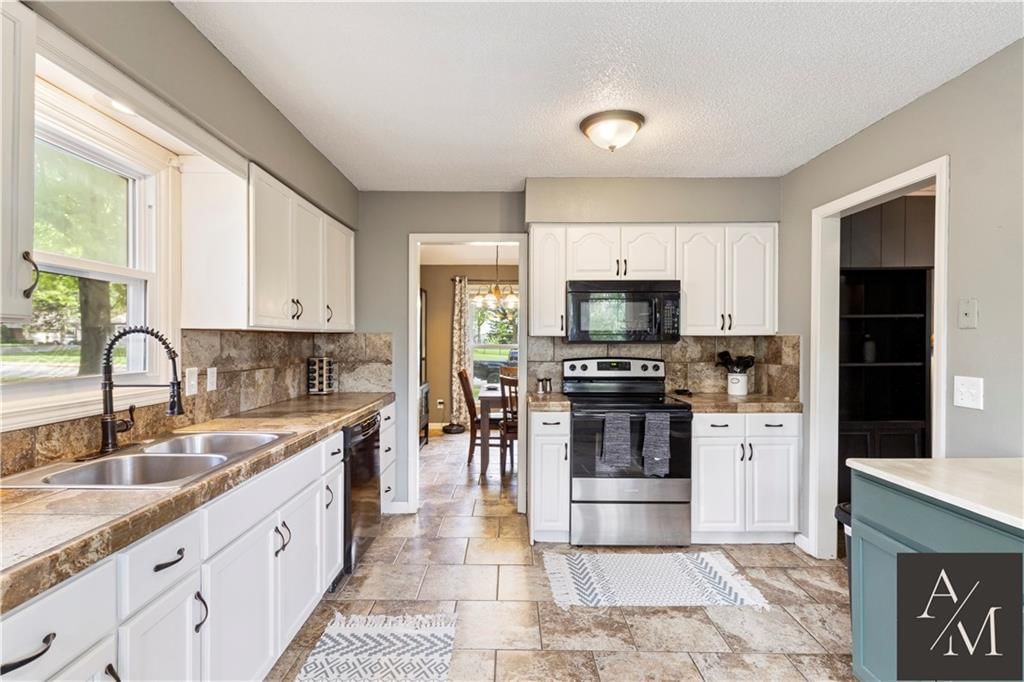 1708 NW ASHTON Drive — photo 10