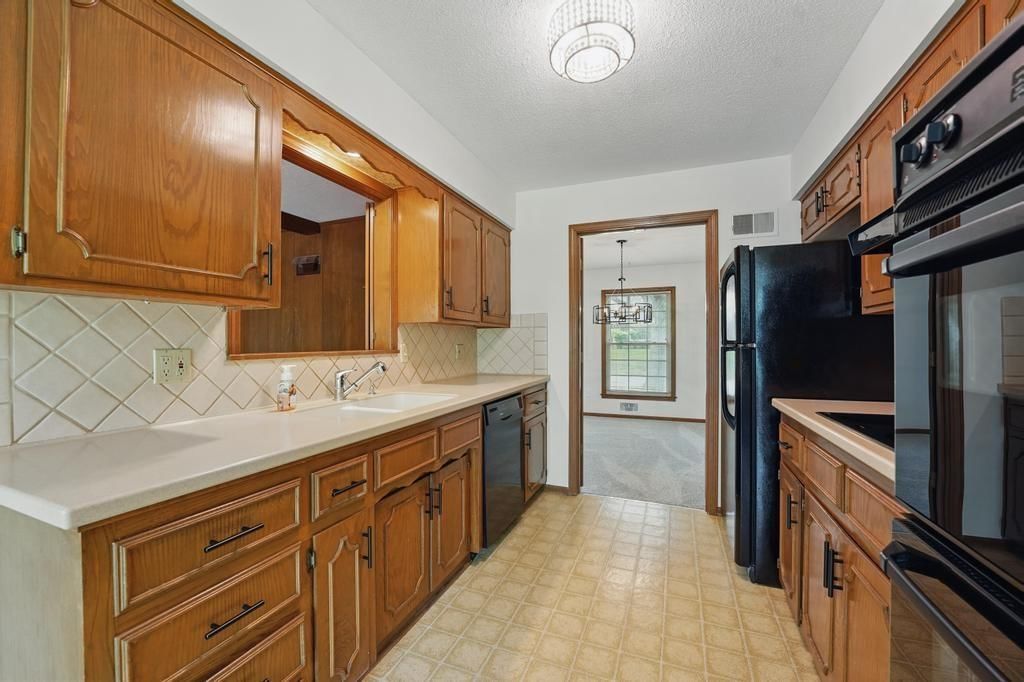 10445 Walnut Drive — photo 13