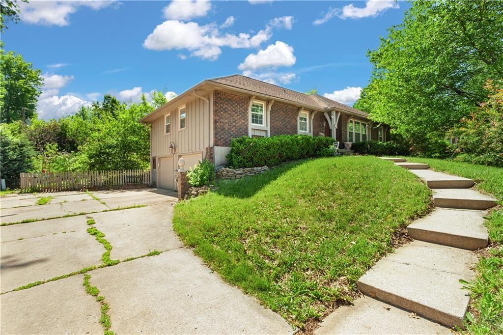 3311 S Crane Street — photo 2