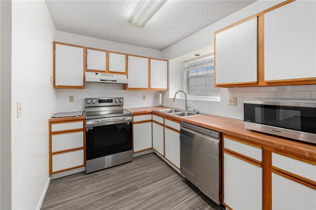 533 Eldridge Street — photo 16