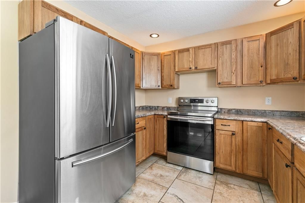 408 Wyandotte Avenue — photo 12