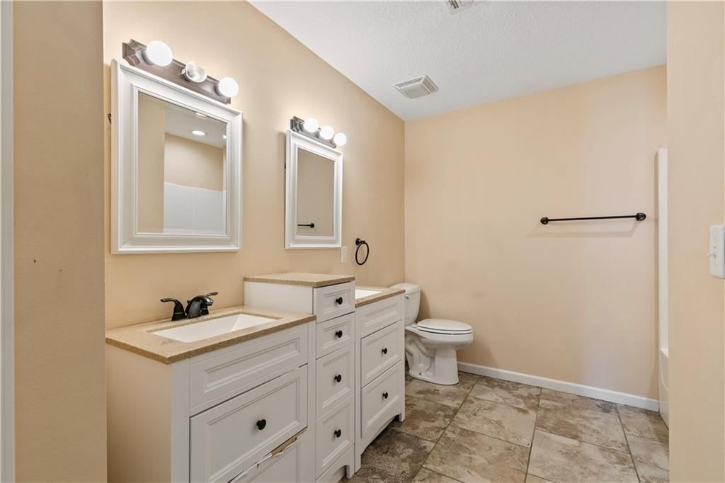 408 Wyandotte Avenue — photo 18