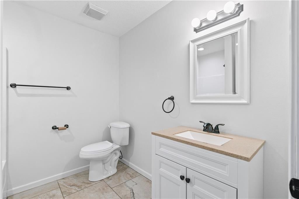 408 Wyandotte Avenue — photo 22