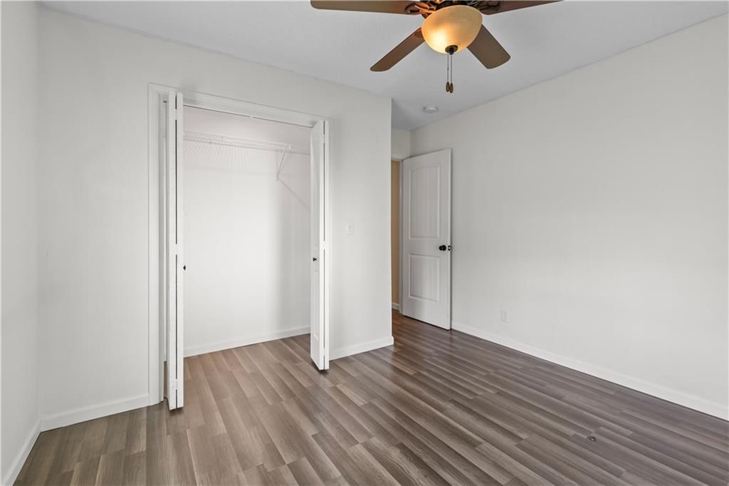 408 Wyandotte Avenue — photo 33