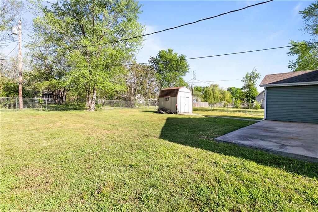 408 Wyandotte Avenue — photo 38