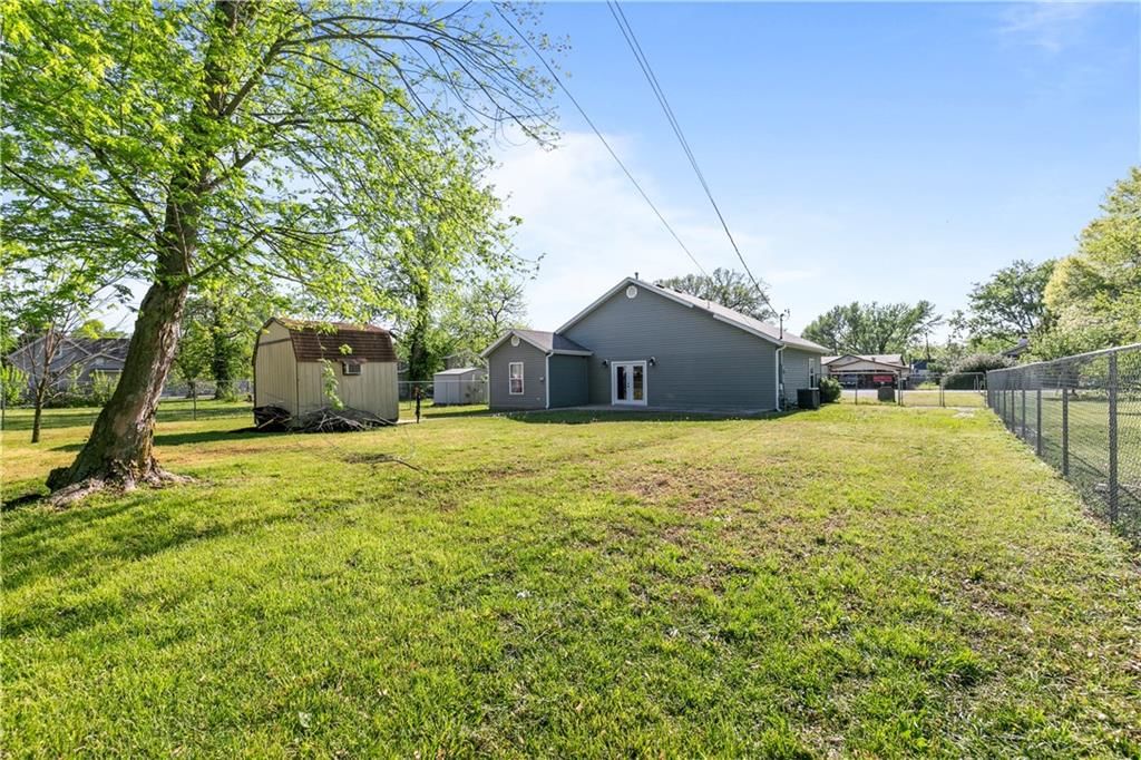 408 Wyandotte Avenue — photo 39