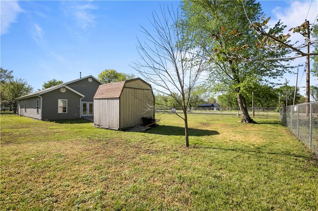 408 Wyandotte Avenue — photo 41