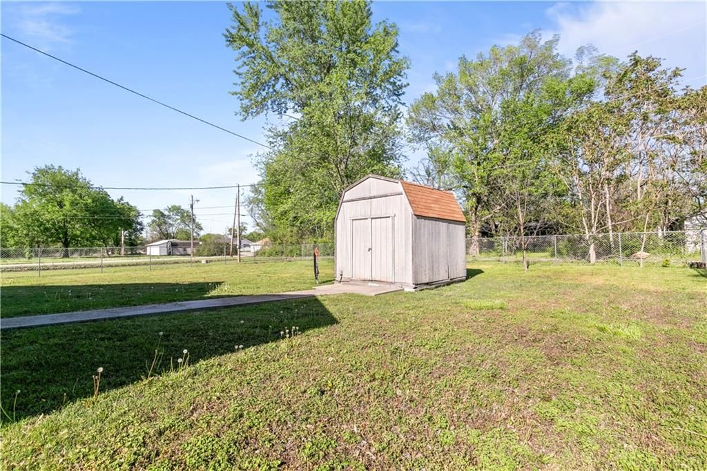408 Wyandotte Avenue — photo 42