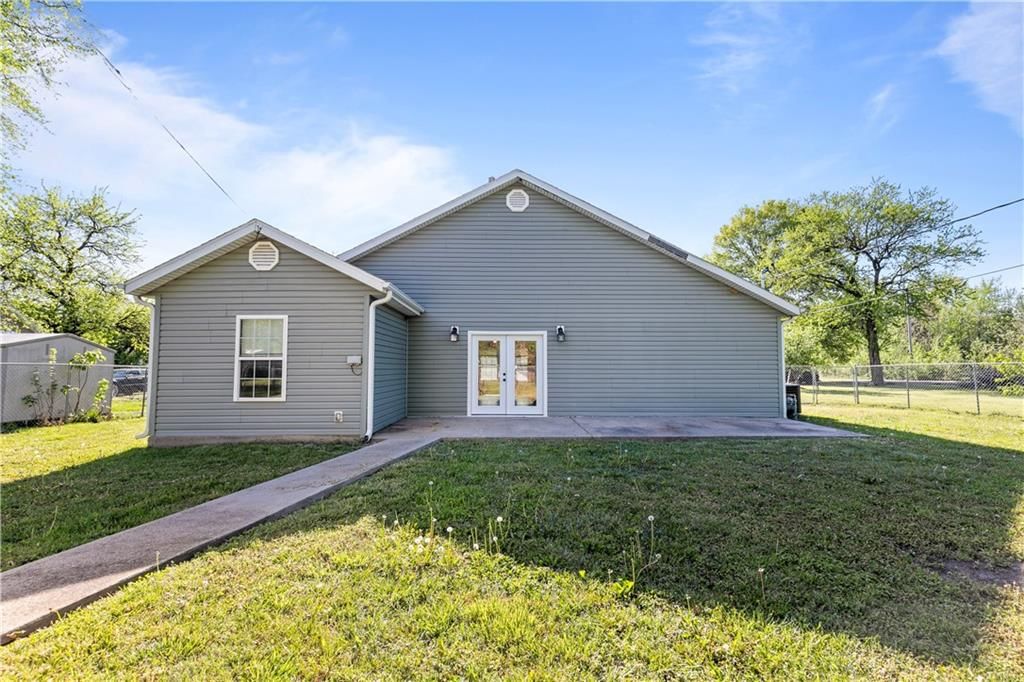 408 Wyandotte Avenue — photo 43