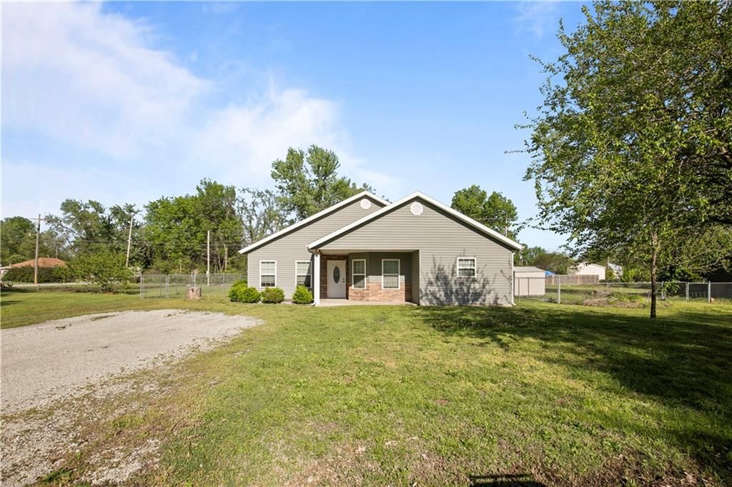 408 Wyandotte Avenue — photo 46