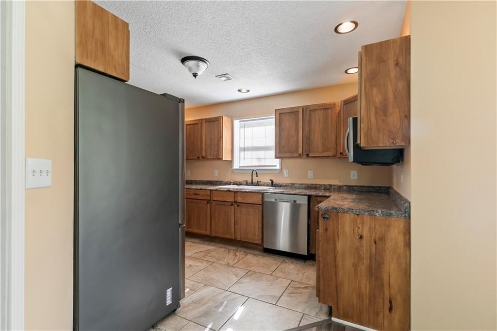 408 Wyandotte Avenue — photo 9