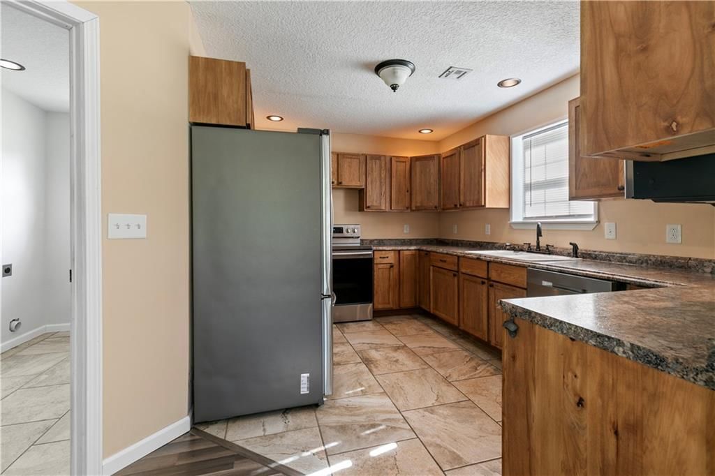 408 Wyandotte Avenue — photo 10
