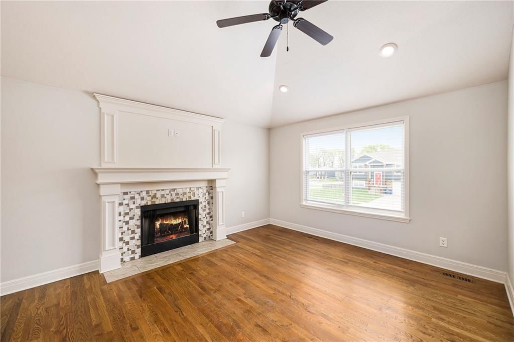 902 Sunflower Street — photo 3