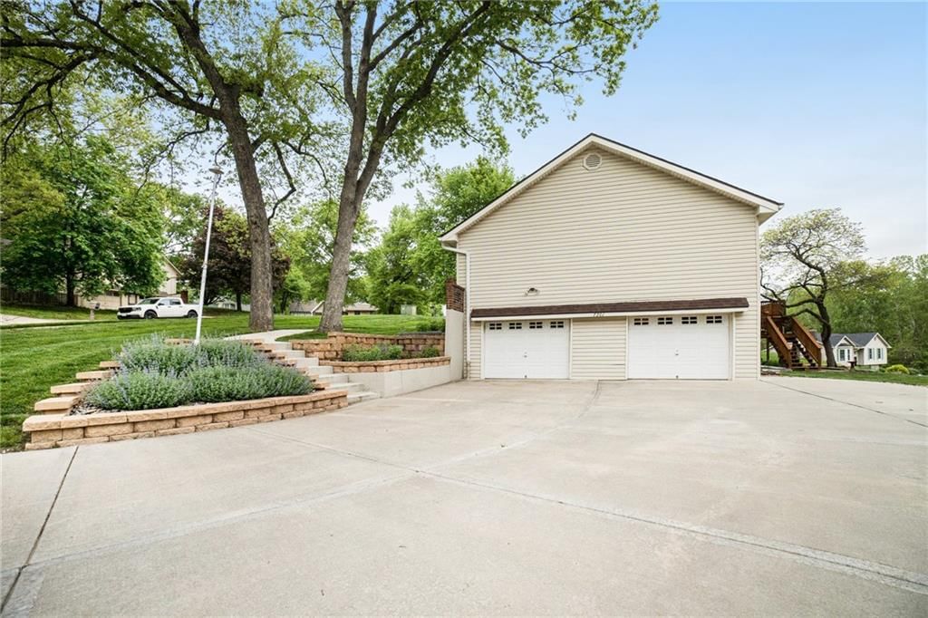 7201 N Bellefontaine Avenue — photo 30