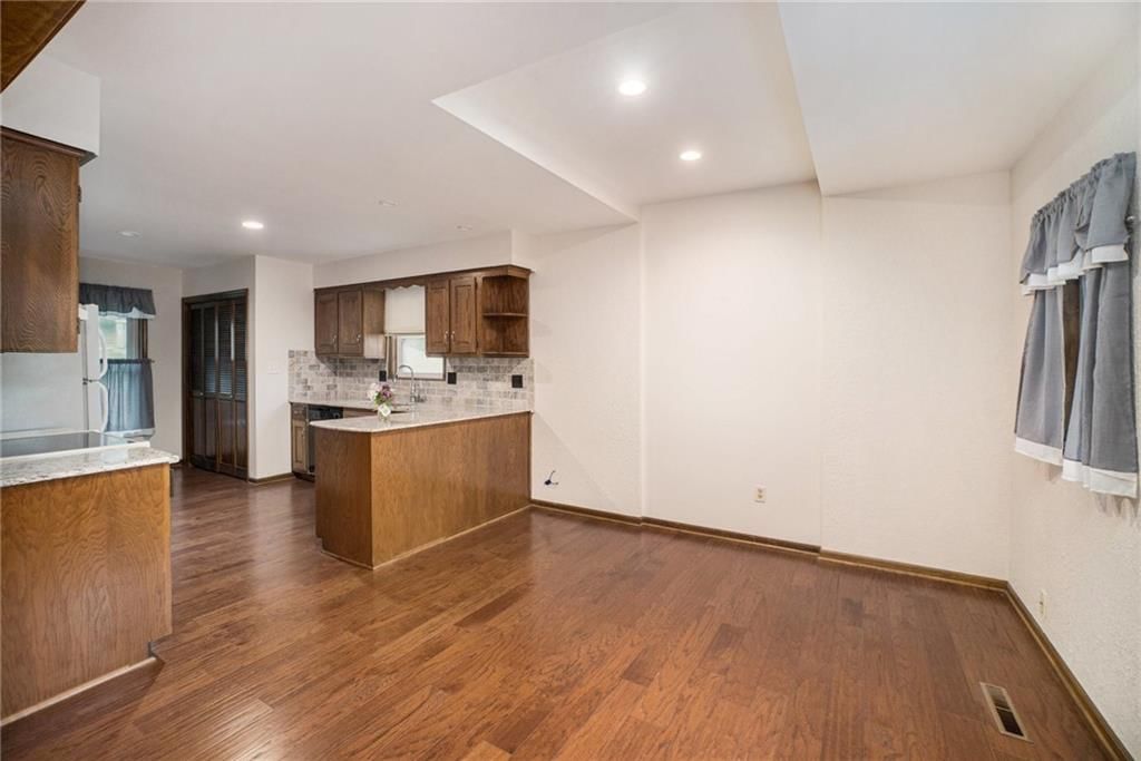 7201 N Bellefontaine Avenue — photo 9