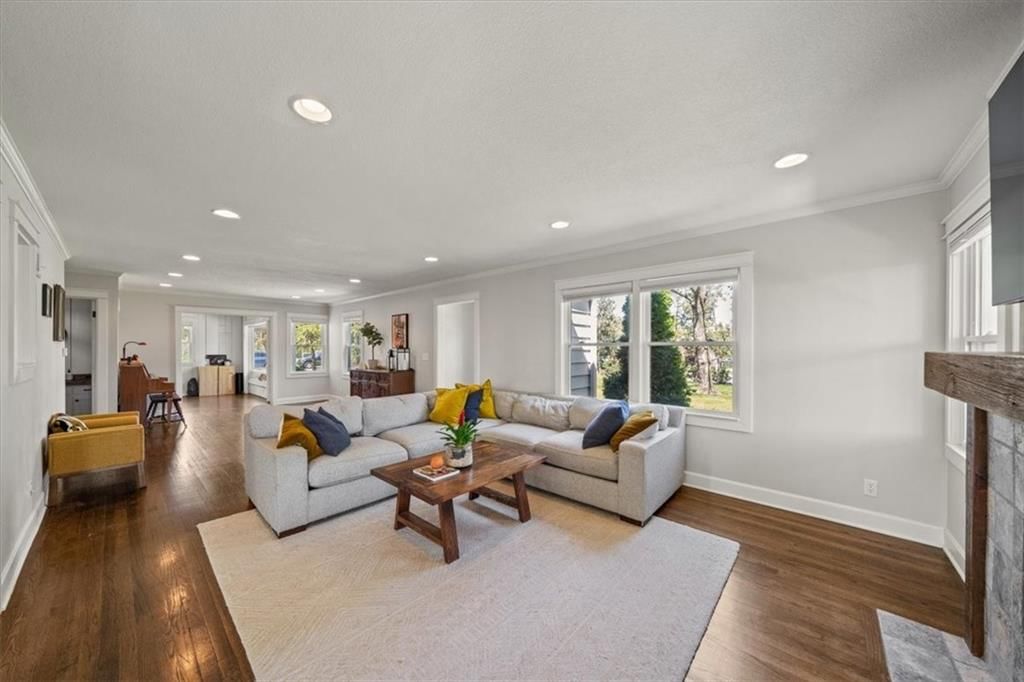 8705 Grandview Street — photo 4