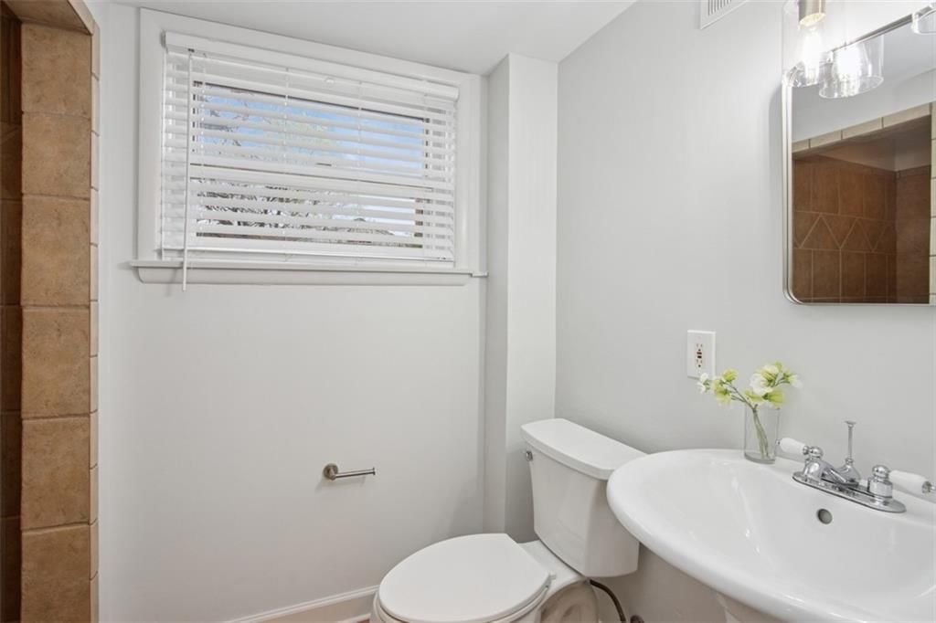 3916 W 72nd Terrace — photo 23