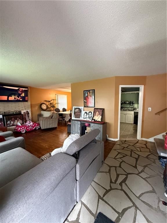 4503 S Willis Avenue — photo 3