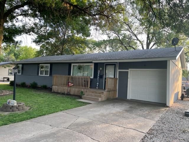 1031 N 18th Place — photo 2