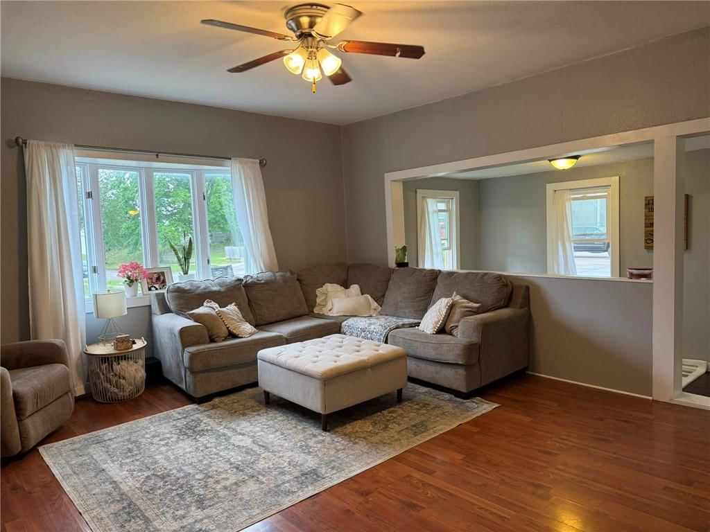 313 E 4th Street — photo 12