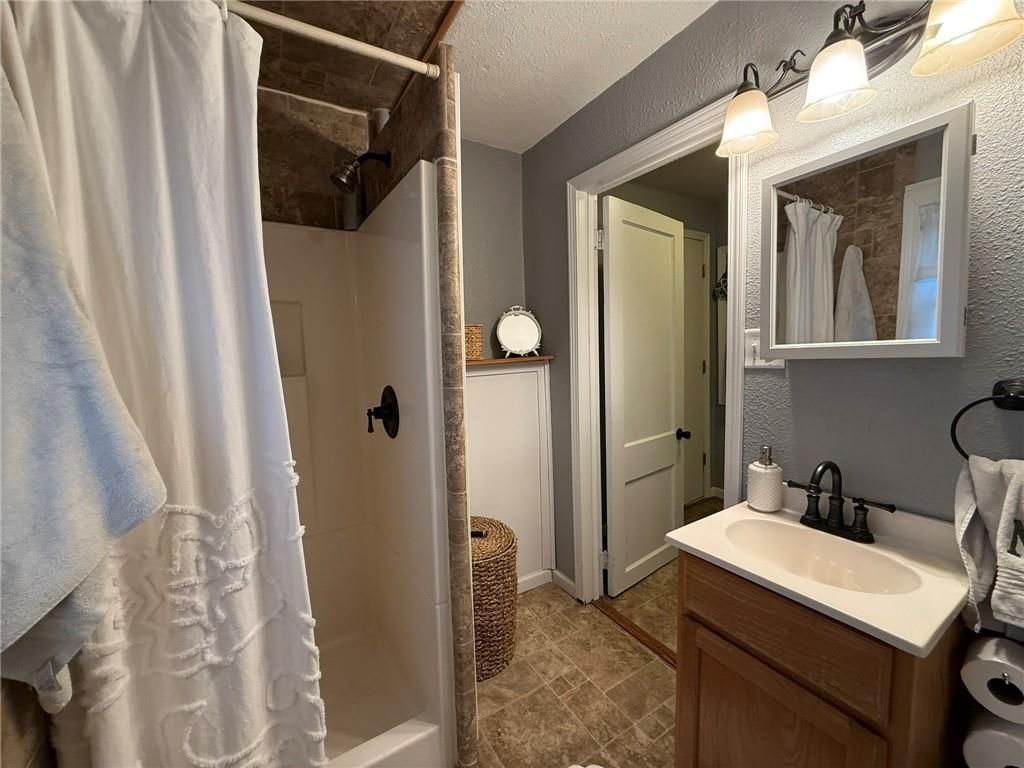 313 E 4th Street — photo 23