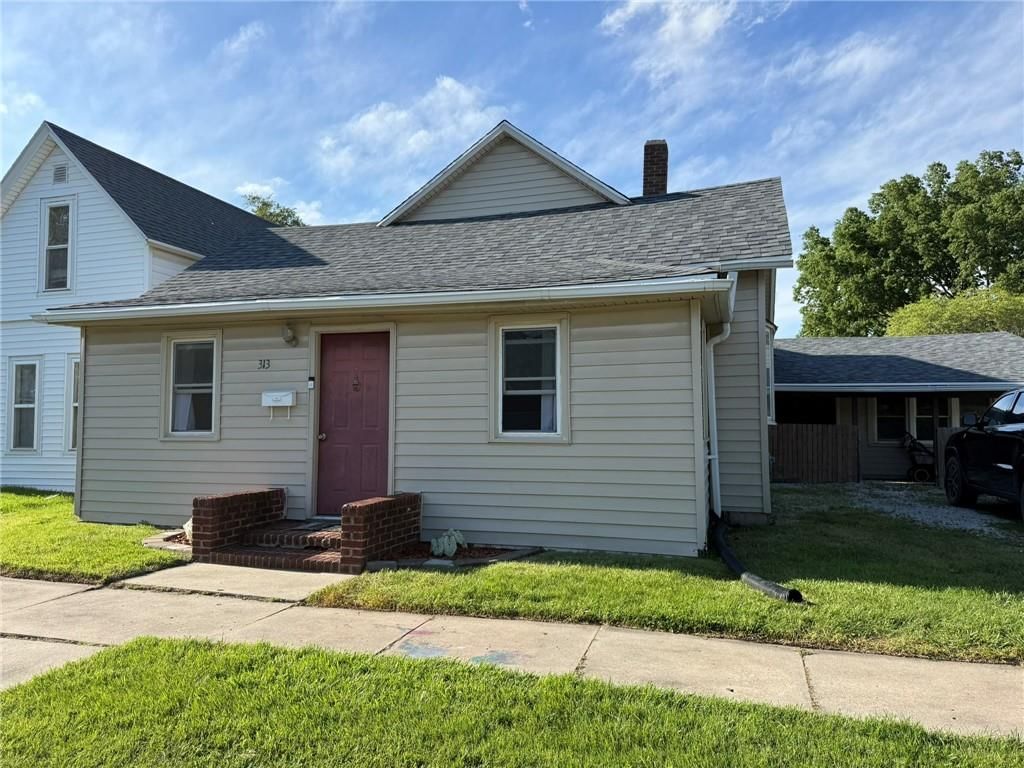 313 E 4th Street — photo 4