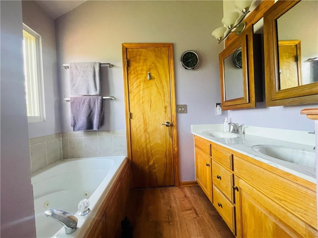 701 SW Woodland Circle — photo 14