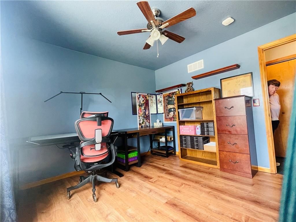 701 SW Woodland Circle — photo 18