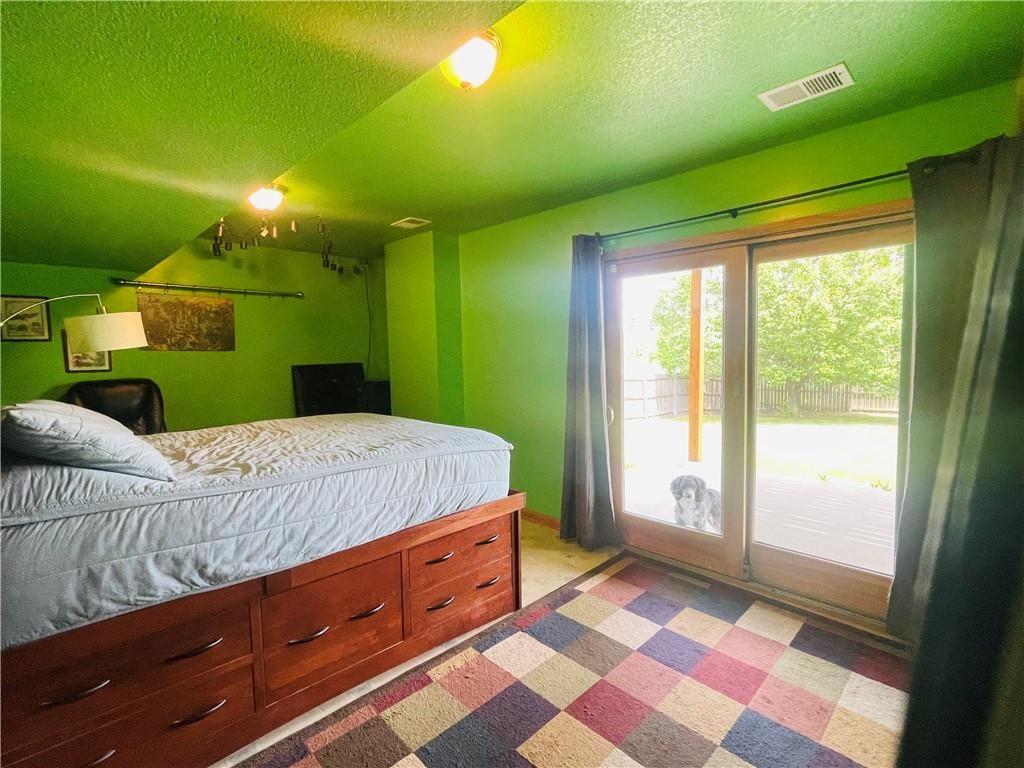701 SW Woodland Circle — photo 22