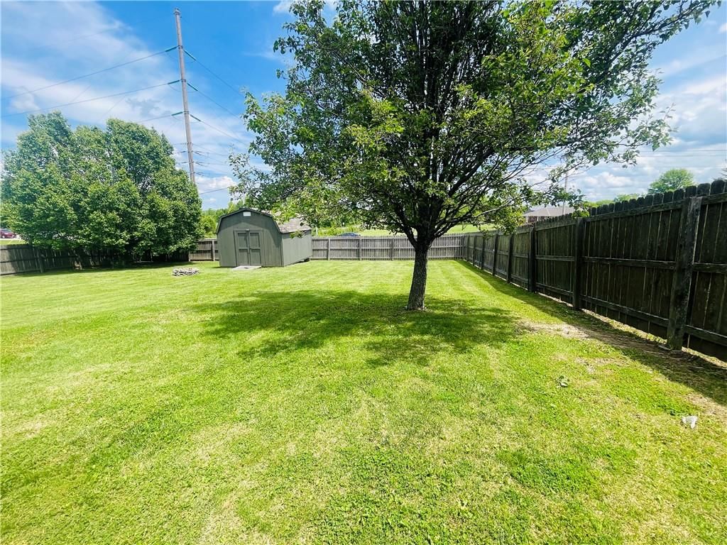 701 SW Woodland Circle — photo 28