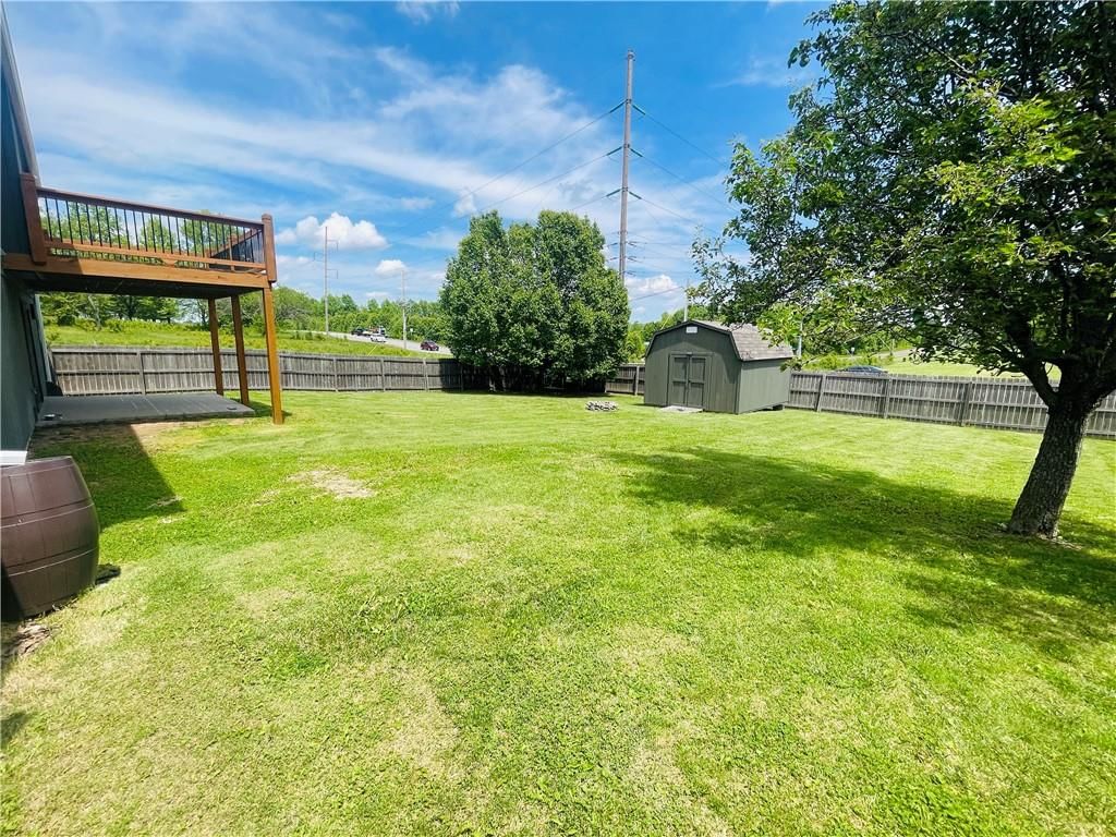 701 SW Woodland Circle — photo 29
