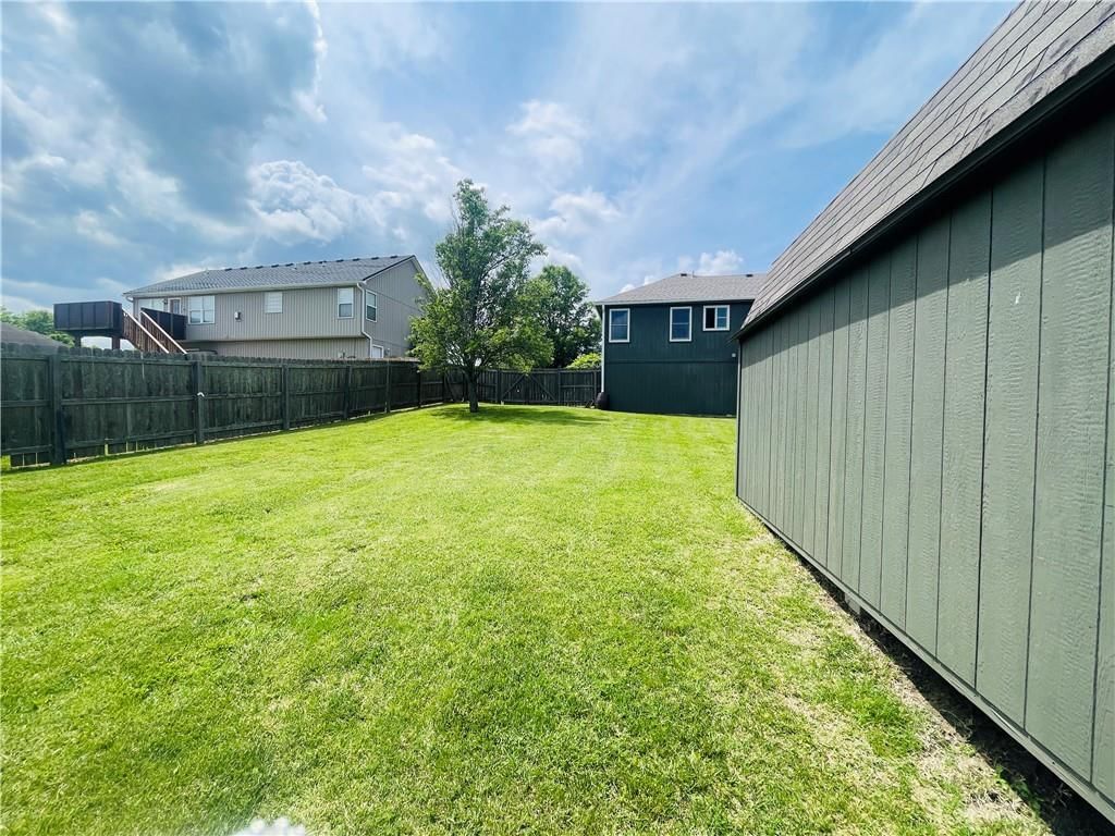 701 SW Woodland Circle — photo 31